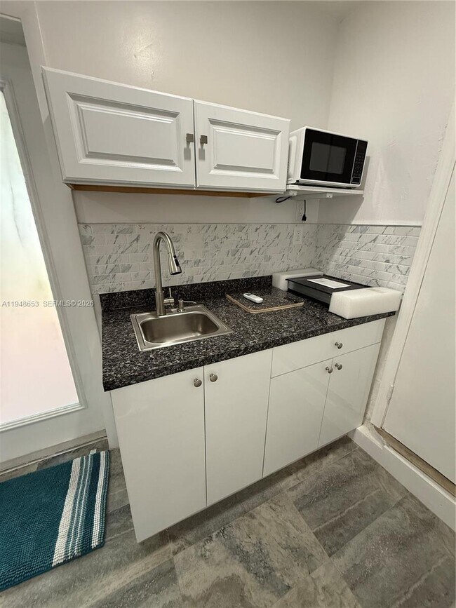 Building Photo - 545 NW 20th St