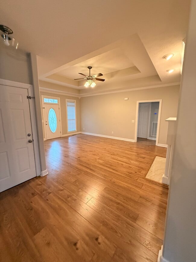 Building Photo - 129 Thoroughbred Way