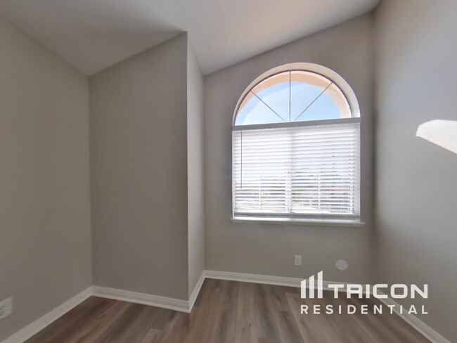 Building Photo - 531 Atwood Ct