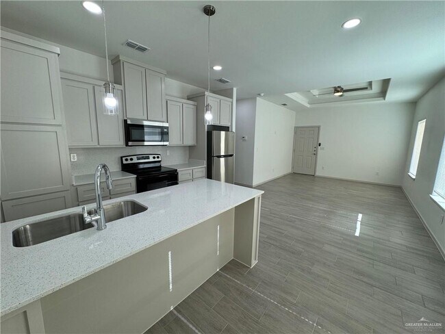 Building Photo - 16 N 58th St