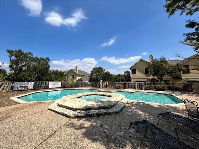 Building Photo - 11901 Swearingen Dr