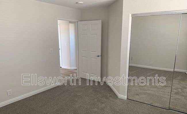 Building Photo - 744 Cardona Ave