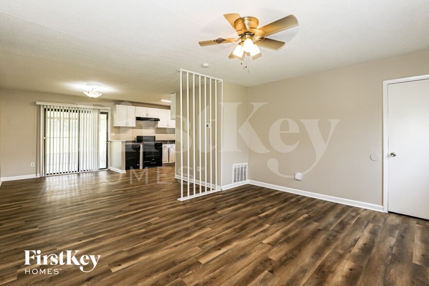 Building Photo - 2423 Ozark Trail SW