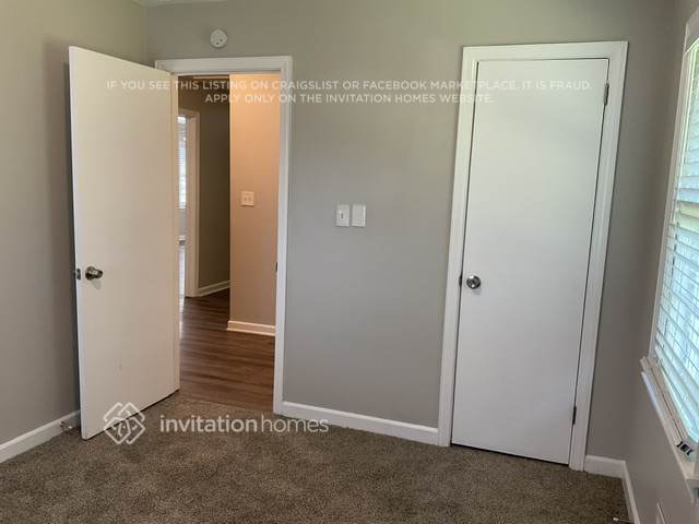 Building Photo - 2630 Farmington Dr SW