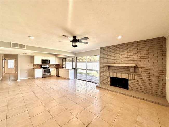 Building Photo - 5818 Evening Shadows Ln