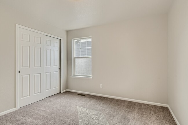 Building Photo - 6842 S Uriah St