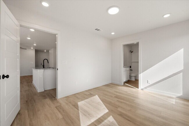 Building Photo - Beautiful New Build Home in Cypress Ranch!