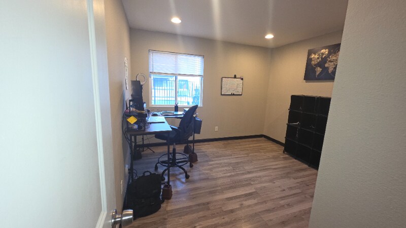 Building Photo - 4410 N Longview Ave