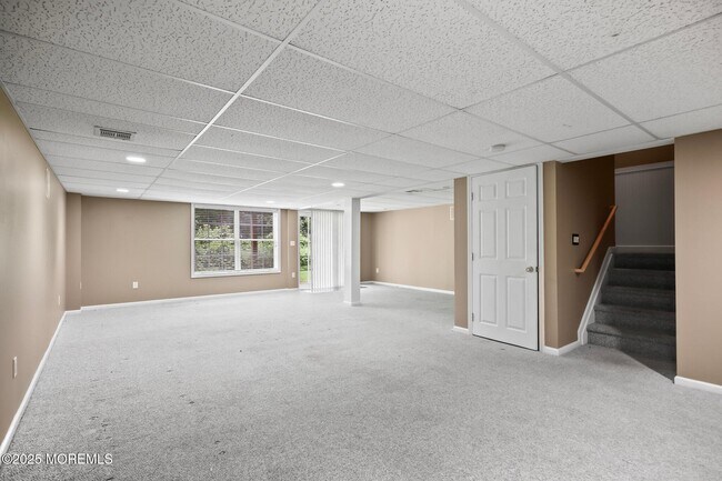 Building Photo - 18 Smock Ct