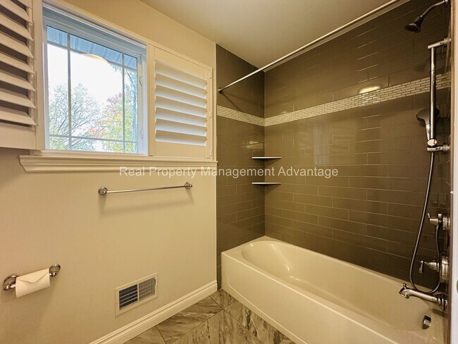 Building Photo - Stunning Contemporary New Build in Northwest Royal Oak