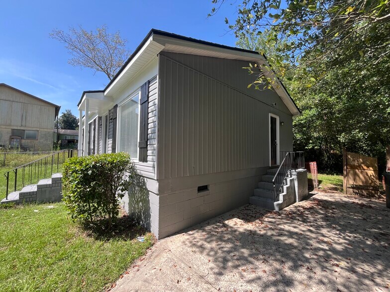 Building Photo - 3542 Windsor Cir