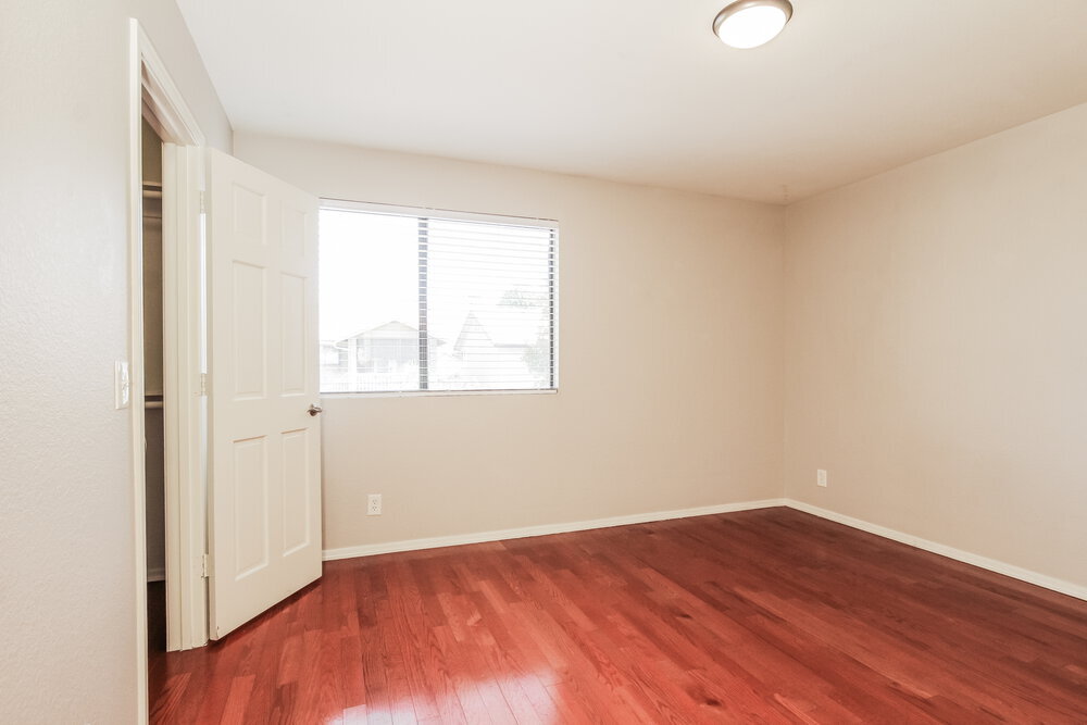 Building Photo - 1226 W Seashore Dr