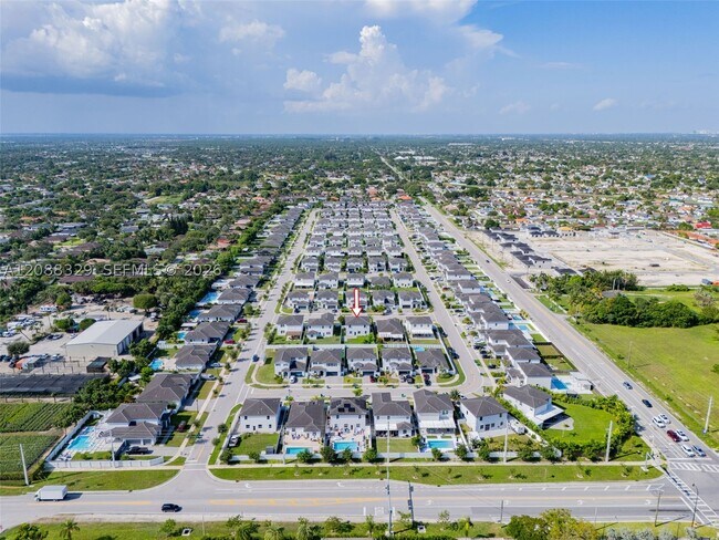 Building Photo - 12740 SW 214th Ter
