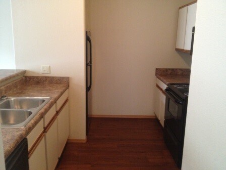 Building Photo - 1139 S Tottenham Ct