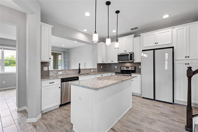 Building Photo - 5007 Sunnyside Ln