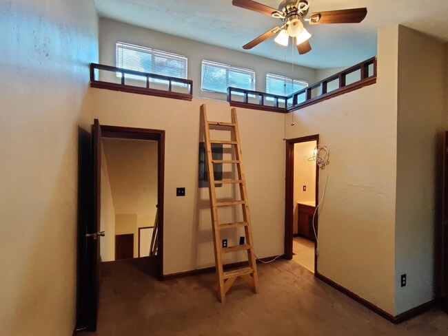 Building Photo - 1105 Ocala Rd