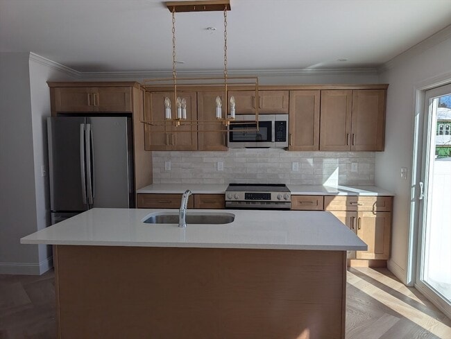 Building Photo - 778 S Main St