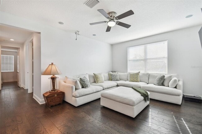Building Photo - 30415 Palmer Oak Dr