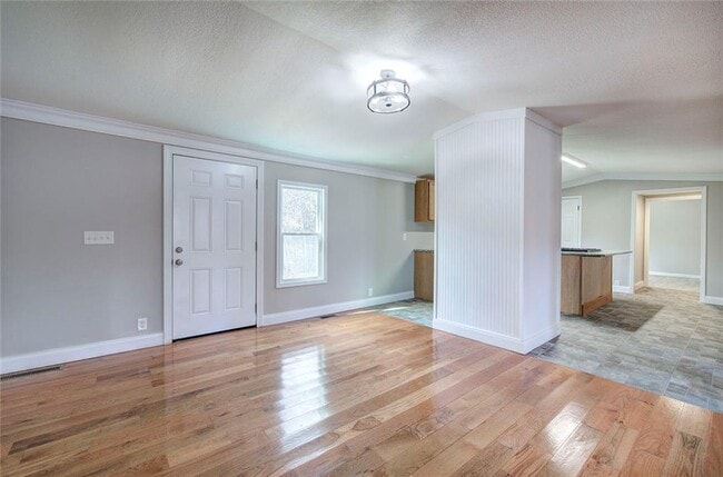 Building Photo - 838 Spring Place Rd NE