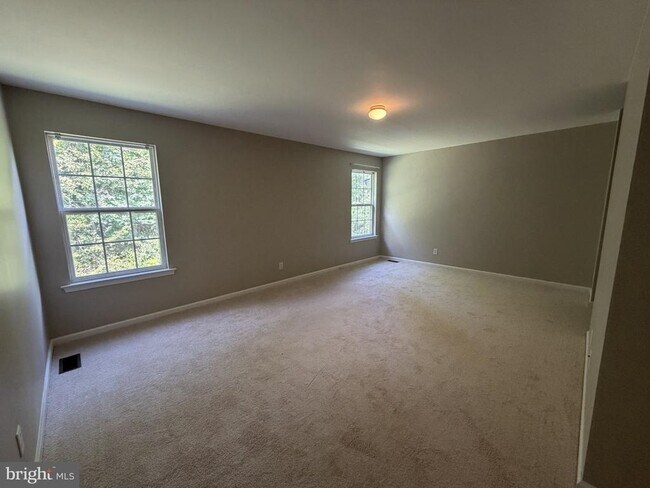 Building Photo - 278 Yorktown Ct