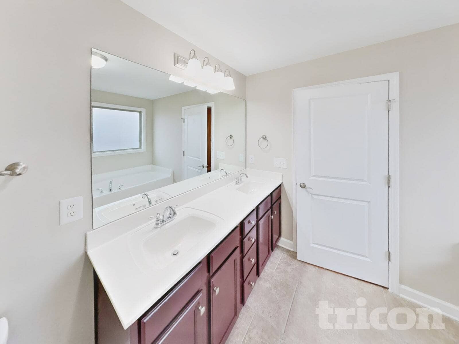 Building Photo - 1056 Lindyn Lee Wy