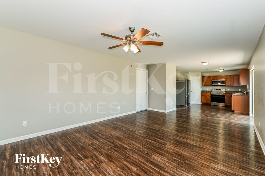 Building Photo - 123 SW 19th Terrace