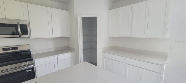 Building Photo - 3359 Alexander Dr