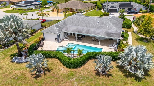 Building Photo - 4902 N Travelers Palm Ln