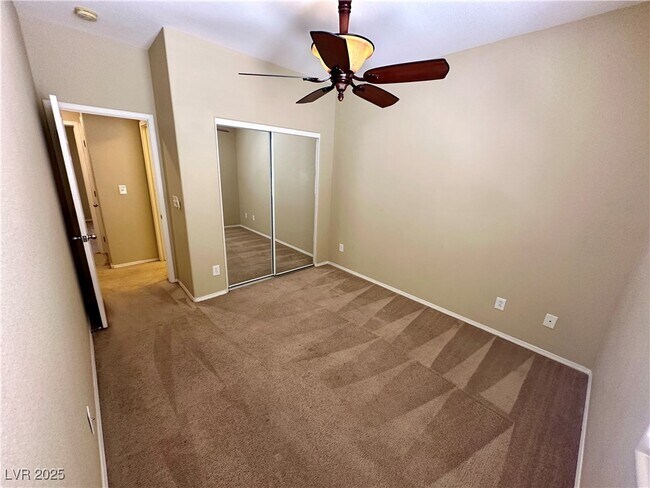 Building Photo - 8686 Bolton Ct