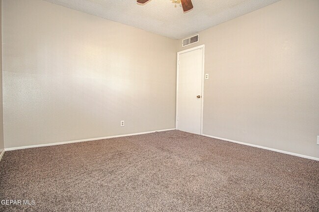 Building Photo - 3530 Hamilton Ave