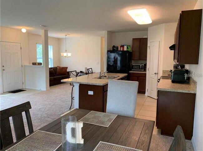 Building Photo - 3740 Seneca Club Loop