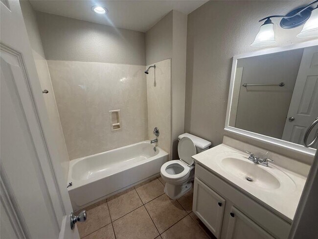 Building Photo - 17808 Majestic Elm Ln