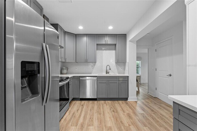 Building Photo - 3511 W Azeele St