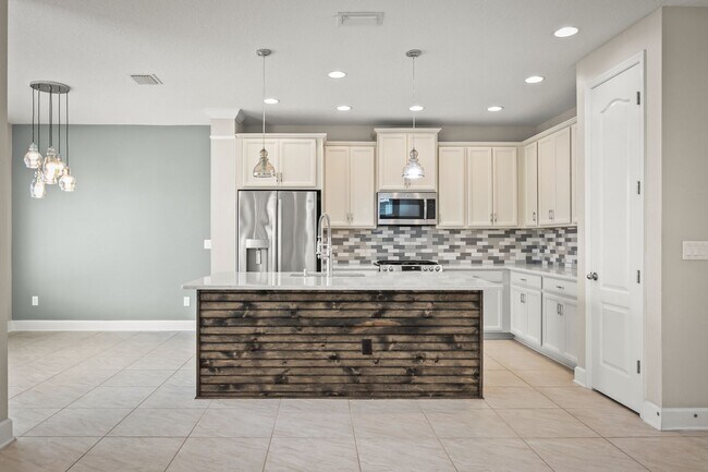 Building Photo - Resort-Style Living Awaits! 3BR Home with ...