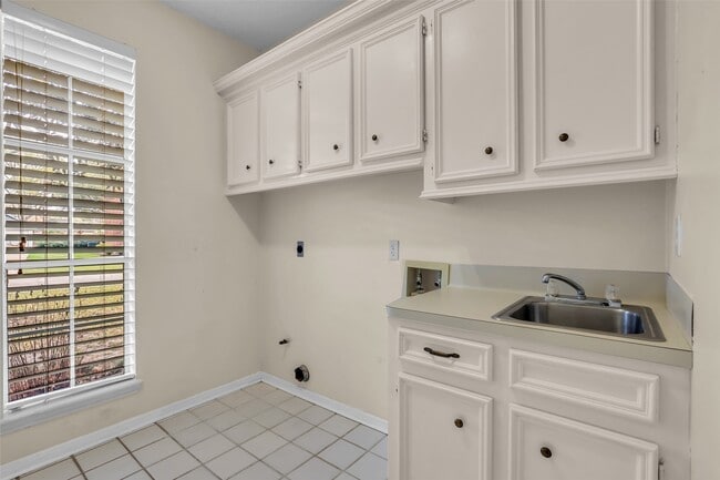 Building Photo - 17703 Forest Park Ln