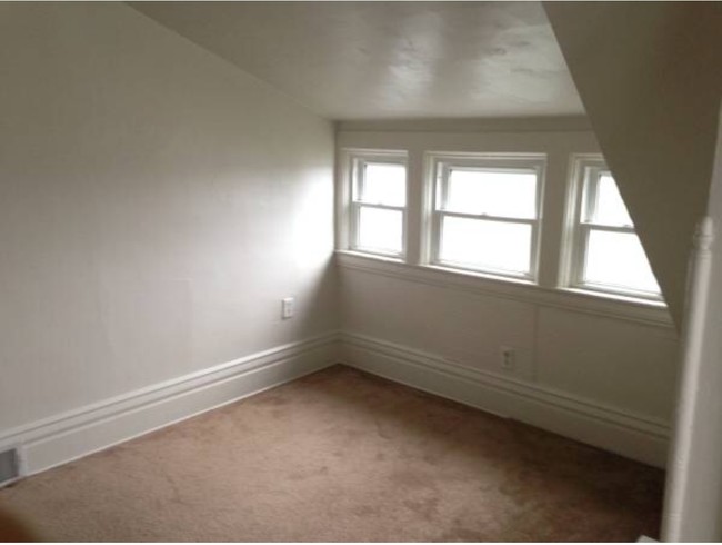 Front upper bedroom - 1205 E 4th St