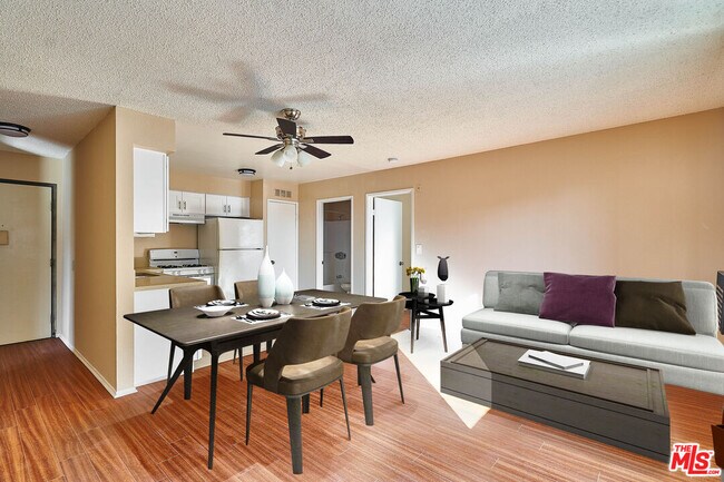 Building Photo - 820 S St Andrews Pl