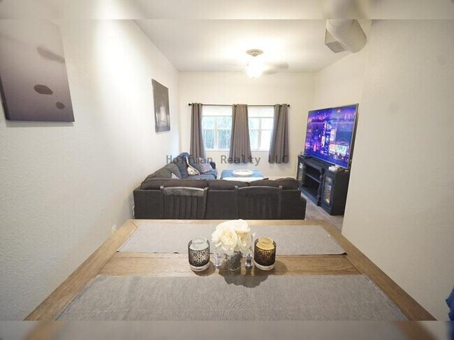 Building Photo - Experience the SoHo Lifestyle in the Heart of South Tampa!