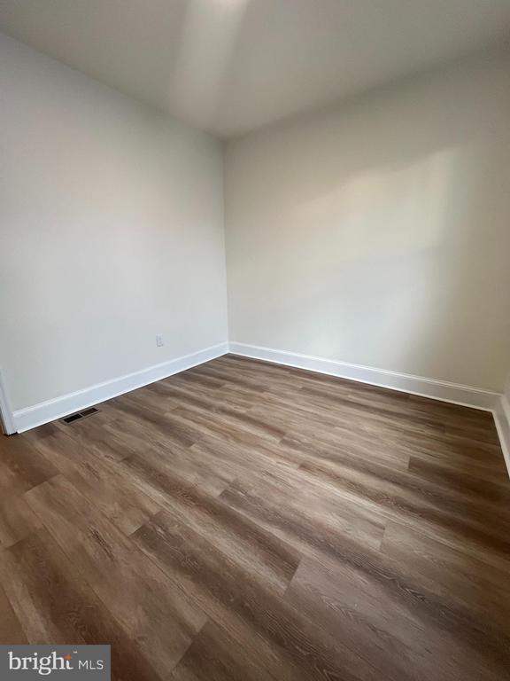 Building Photo - 5712 Cedar Ave