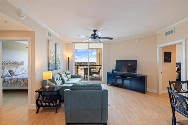 Building Photo - 800 N Tamiami Trl