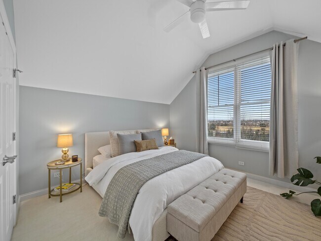 Building Photo - 2048 Valor Ct