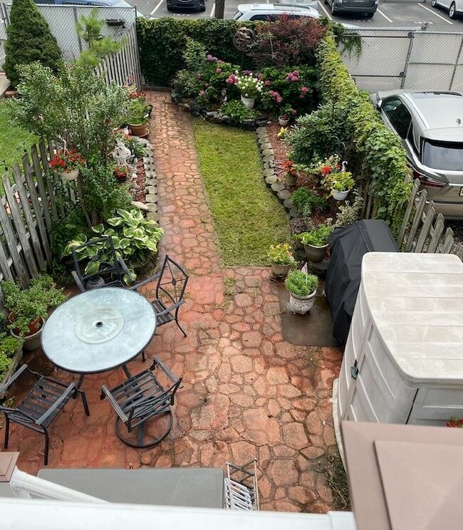 Building Photo - 6128 Madison St