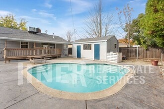 Building Photo - 4739 61st St