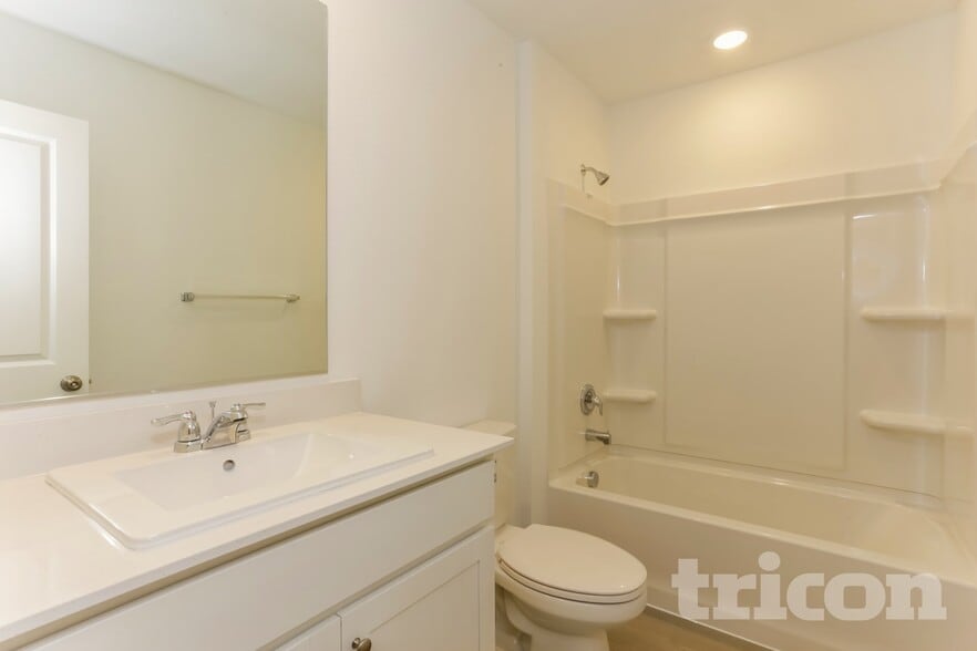 Building Photo - 1340 Amapola Dr