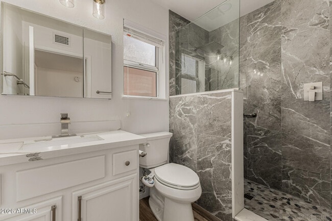 Building Photo - 14506 W Huron Dr