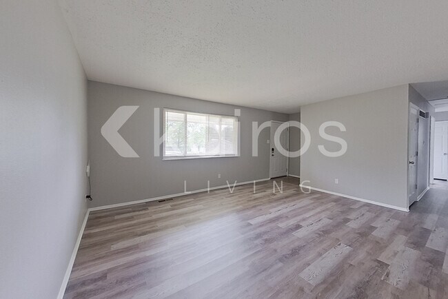 Building Photo - 2715 Benne Dr