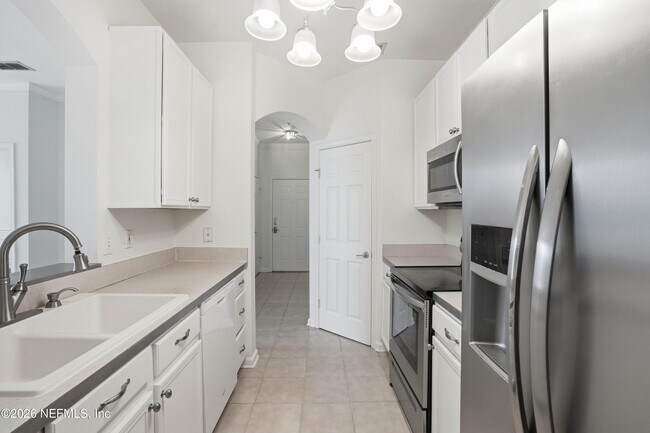 Building Photo - 7990 Baymeadows Cir E