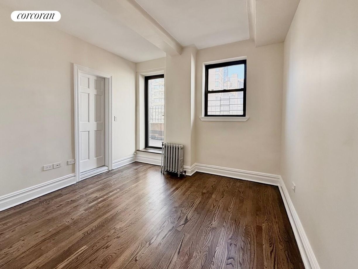 Building Photo - 210 E 68th St