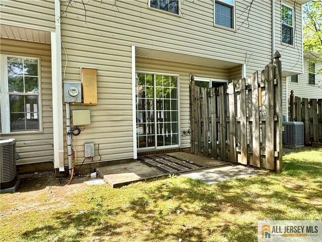 Building Photo - 7 Boyard Ct