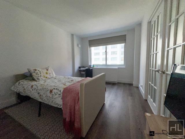 Building Photo - 3 bedroom in NEW YORK NY 10065